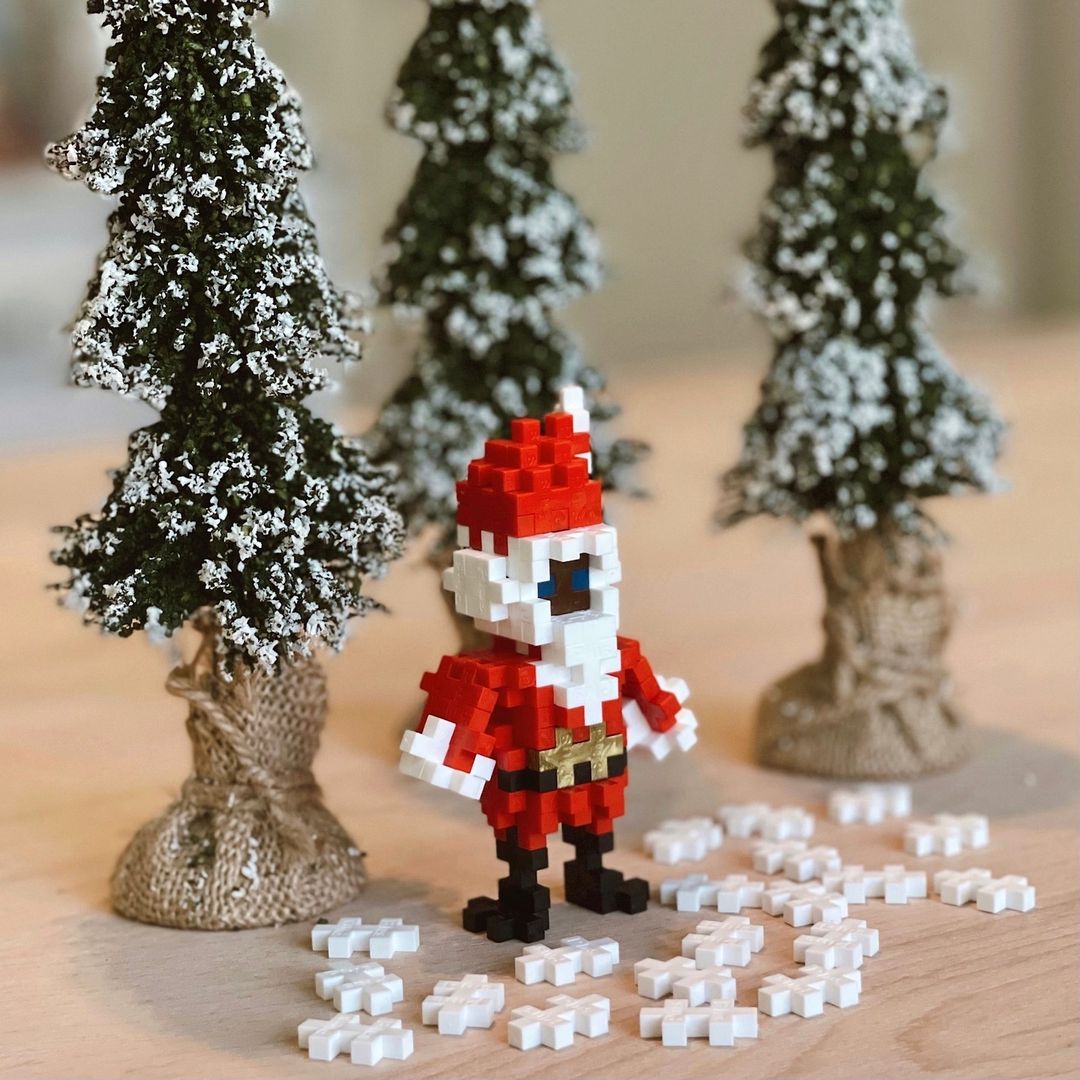 Learn To Build A Plus-Plus Santa!