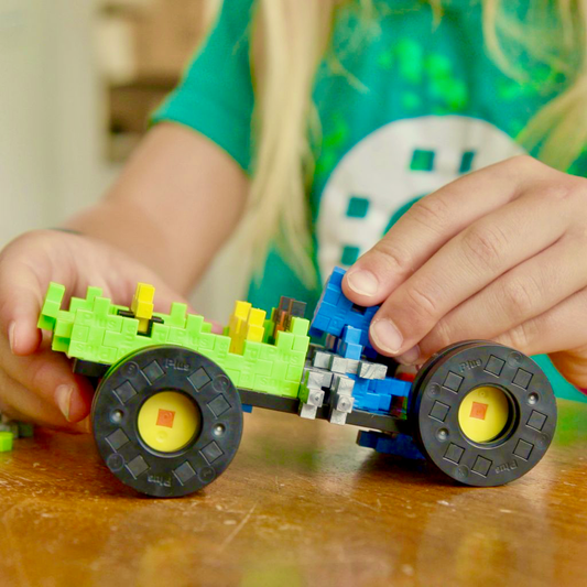 GO! Educational Tub - 2600 pc / 10 baseplates / 40 wheels
